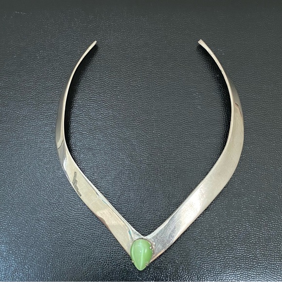 Vintage Unsigned Green Moonstone Cat Eye Center Silver Collar Necklace - Picture 9 of 13
